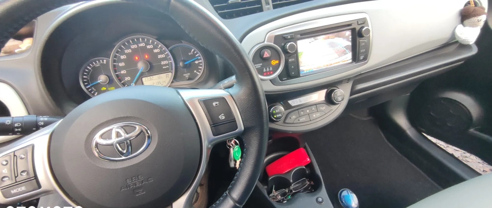 Toyota Yaris cena 42900 przebieg: 214000, rok produkcji 2012 z Szlichtyngowa małe 46